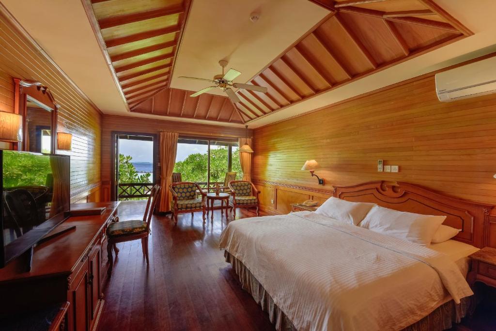 Royal Island Resort-1